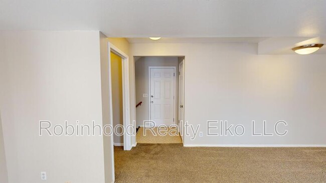 Building Photo - 2651 Shadow Ridge Dr