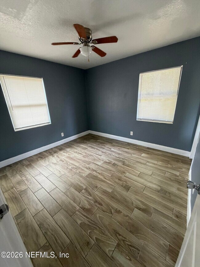 Building Photo - 5415 Lori Dr S