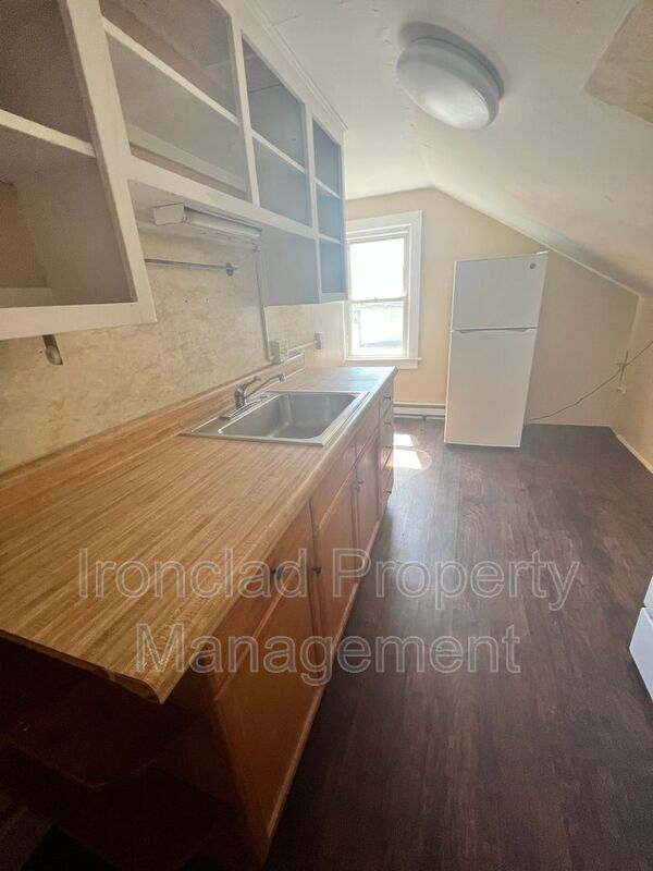 Building Photo - 192 Liberty St