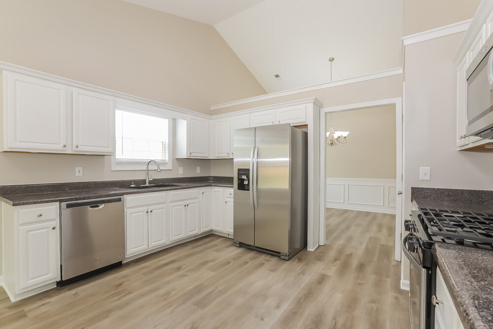 Building Photo - 420 Eglington Tr