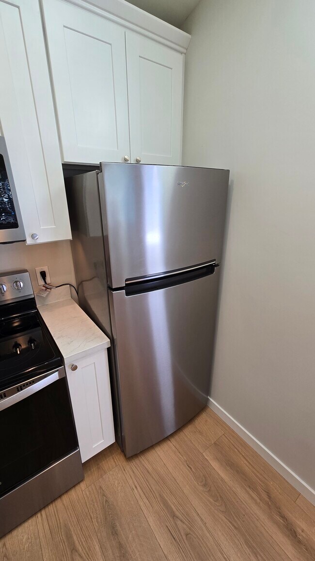 Building Photo - 738 Locust St