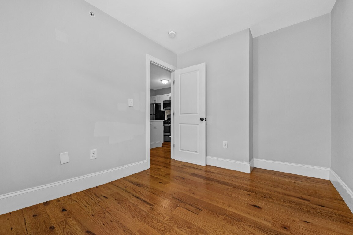 Building Photo - 148 Bremen St