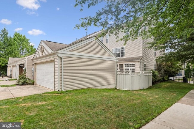 Building Photo - 20353 Bowfonds St