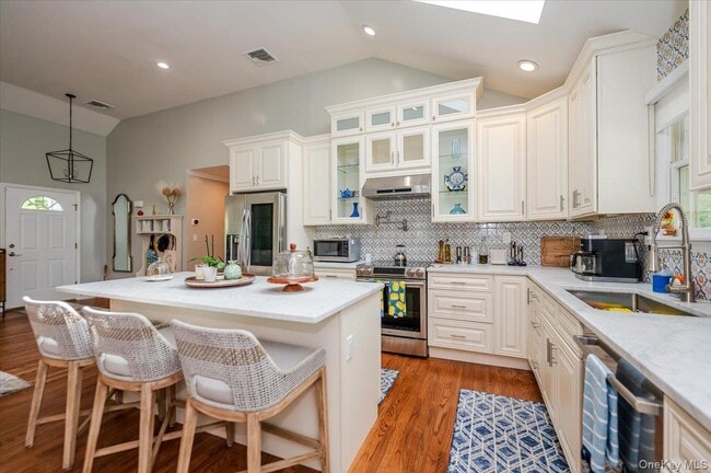 Building Photo - 525 Rocky Point Rd