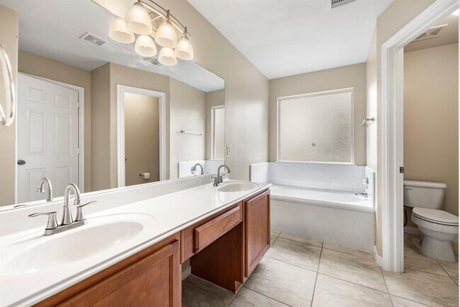 Building Photo - 15615 Forest Creek Farms Dr