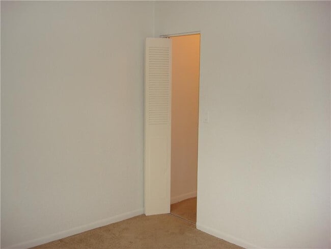 Building Photo - 770 SE 2nd Ave