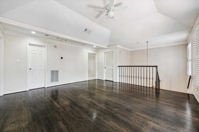 Building Photo - 2732 Mid Ln