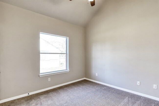 Building Photo - 7502 Wedgewood Dr