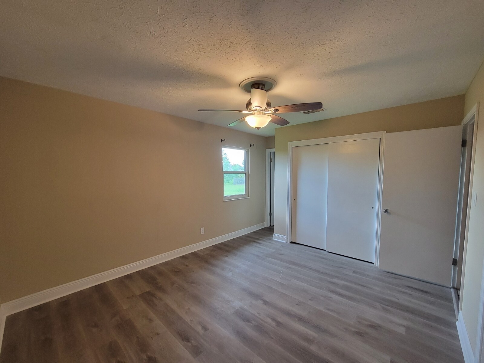 master bedroom - 3136 Lawton Ct