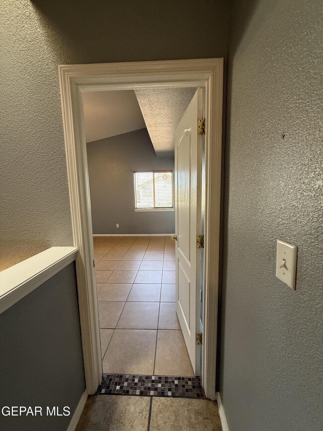 Building Photo - 14157 Tierra Delfin Dr