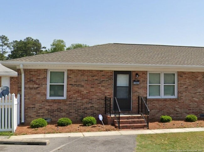 Primary Photo - 528 W 17th St