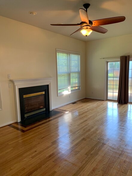 family room - 5420 Phillipsburg Dr