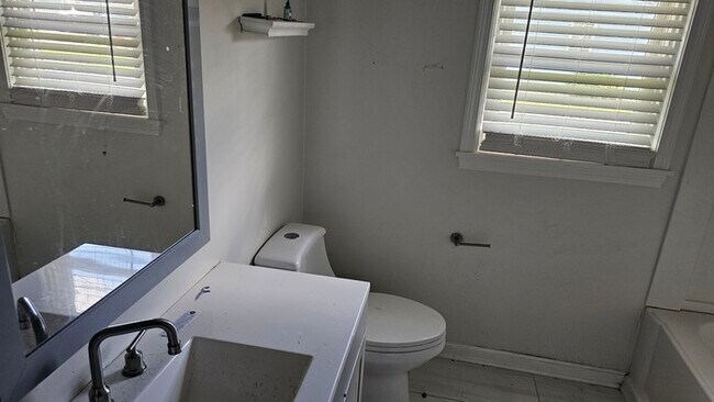 Building Photo - Charming 3-bedroom, 1-bath home!