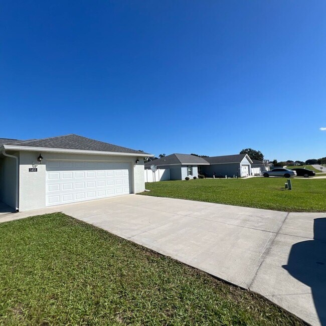 Primary Photo - Spacious 4-Bedroom Modern Home in Citra!!!