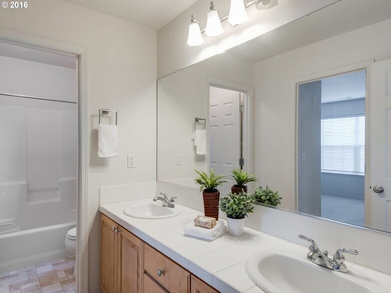 Shared Bathroom - 6241 SW 205th Avenue