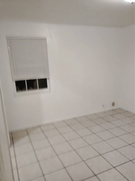 Building Photo - 414 E Avenue A