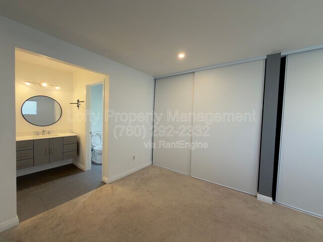 Building Photo - 450 W Vermont Ave