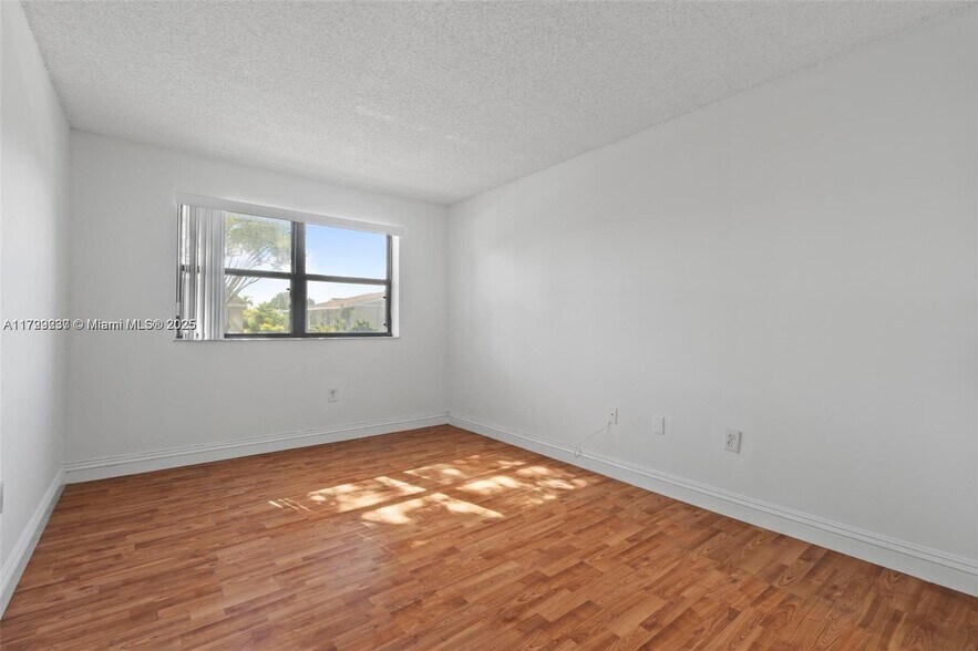 Building Photo - 15600 SW 80th St