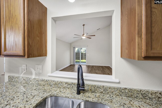 Building Photo - 815 Chablis Dr