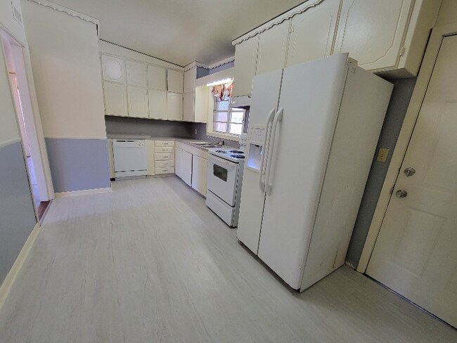 Building Photo - 3503 Porter Ave