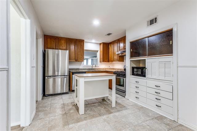 Building Photo - 632 Sherwood Dr