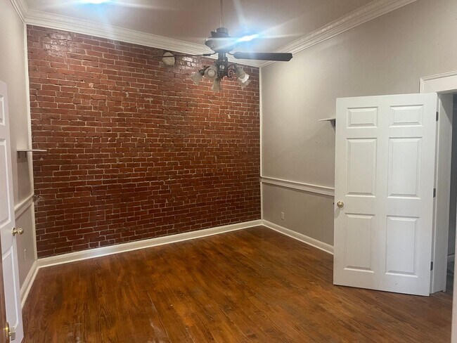 Building Photo - 103 S Boulder Ave
