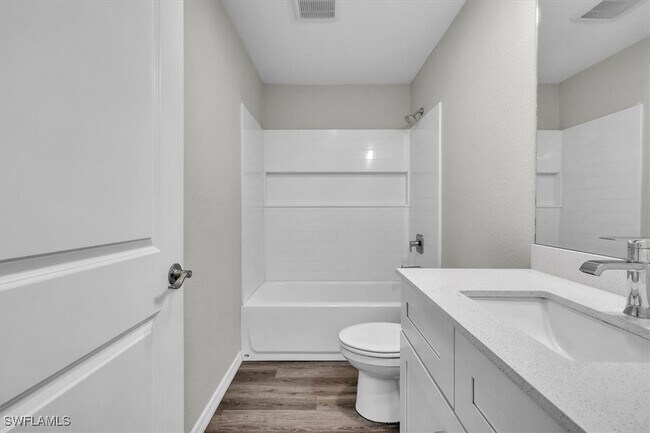 Building Photo - 412 NE 25th St