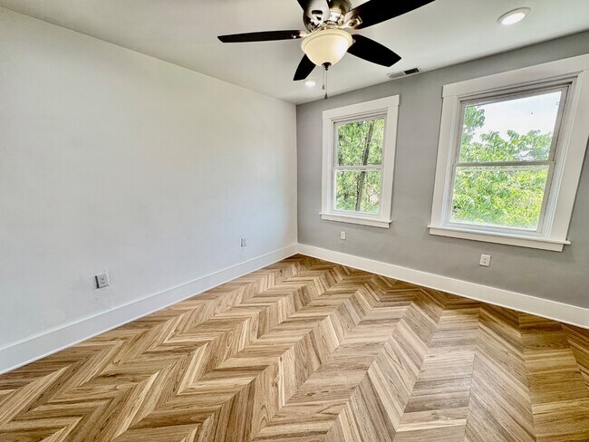 Building Photo - 5616 Phillips Ave