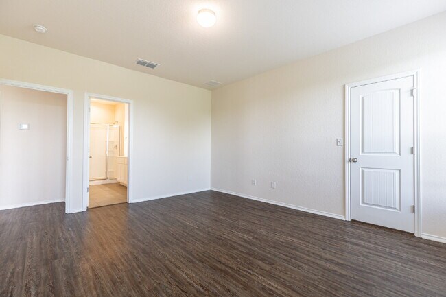 Building Photo - 11219 Pomona Park