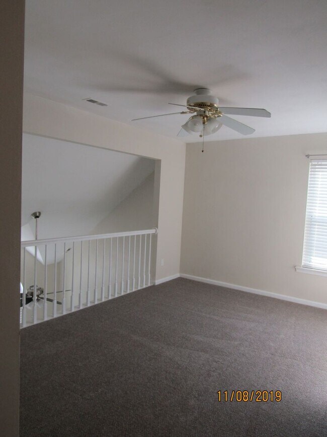 Building Photo - Weeping Cedar Trail