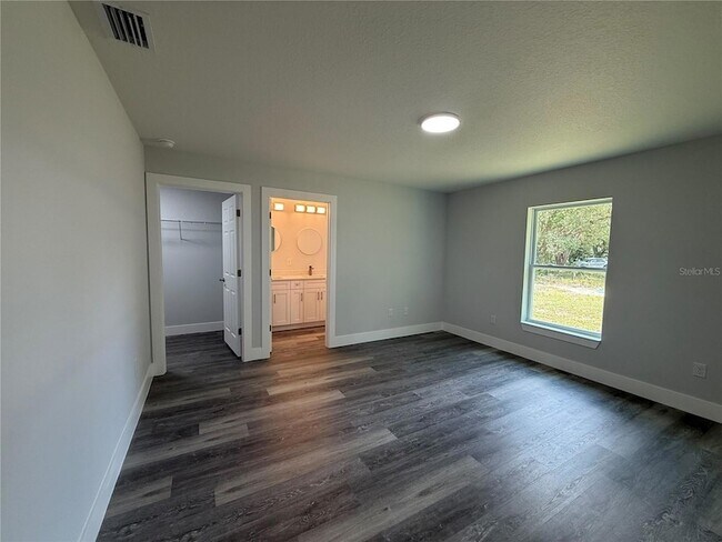Building Photo - 13310 SW 104th Ln