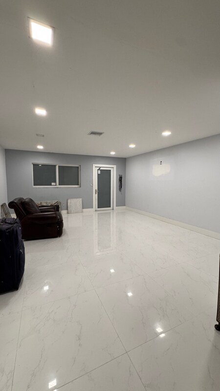 Building Photo - 6727 Sheridan St