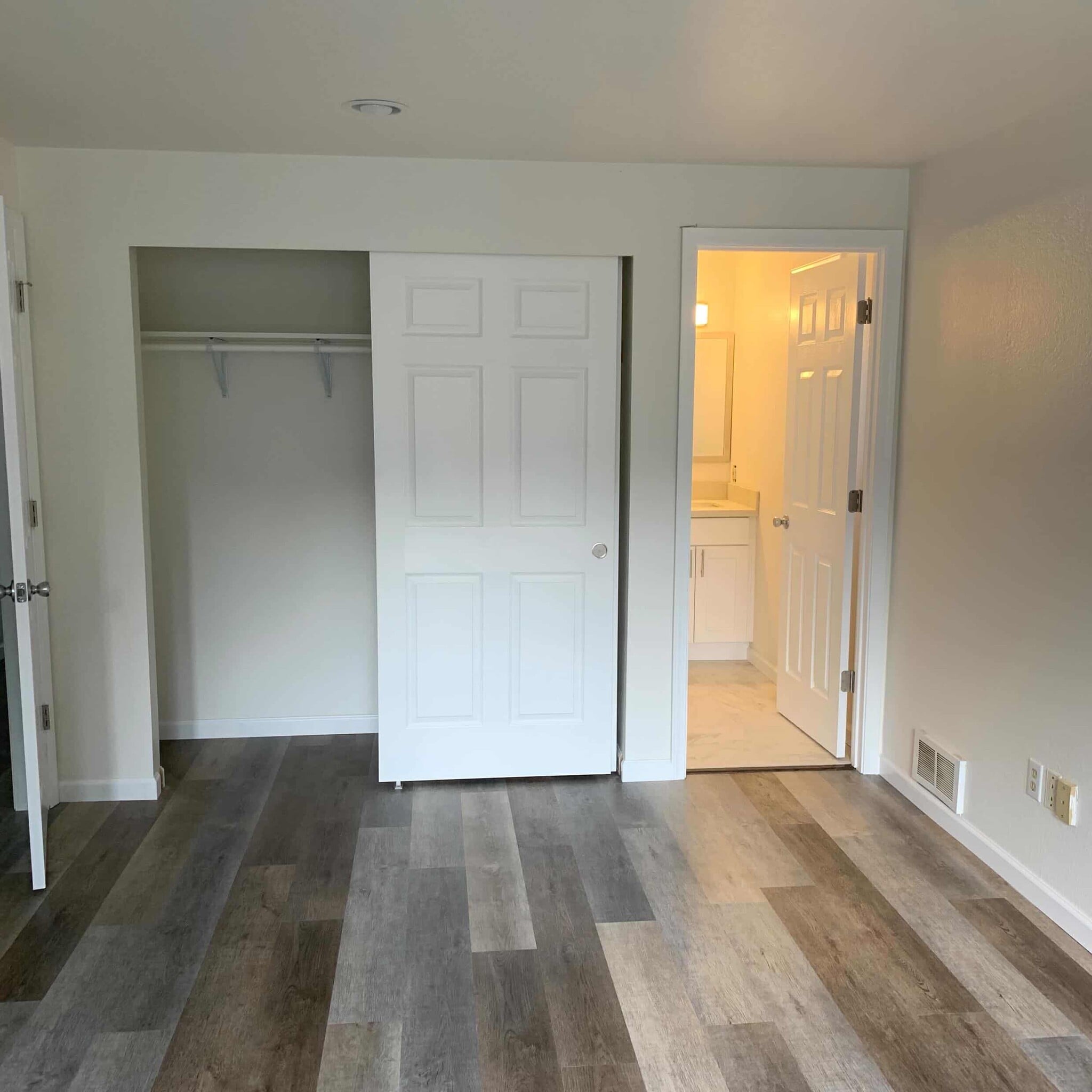 Building Photo - 10207 8th Ave NE