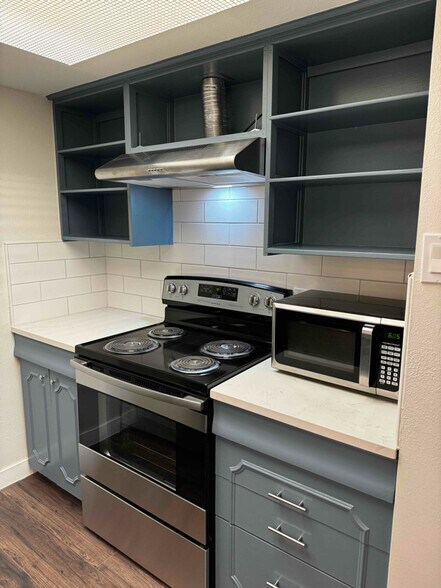 Building Photo - 170 De Chantle Rd