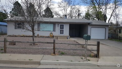 Building Photo - 2 bedroom 2 bath near Canon City High School