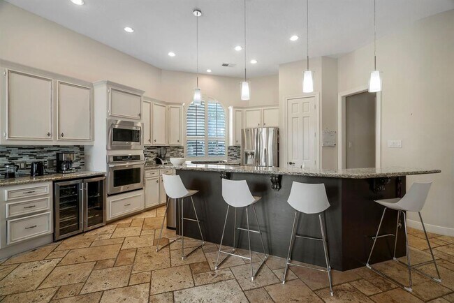 Building Photo - 13702 Sandpebble Chase