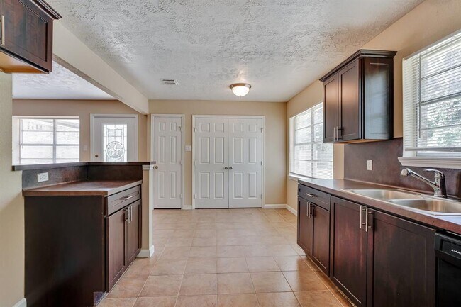 Building Photo - 24815 Spring Creek Dr