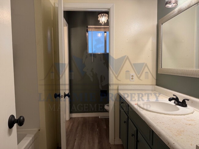 Building Photo - 3 Bedroom Home