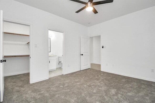 Building Photo - 8406 Parnell St