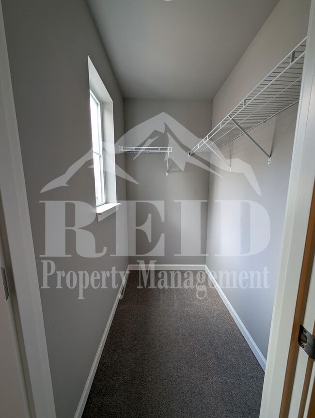 Building Photo - 3887 Portside Dr