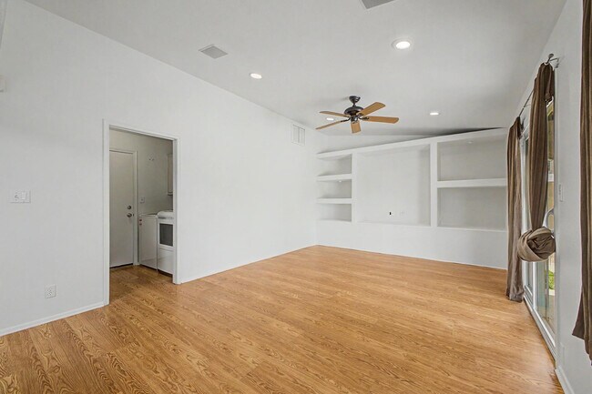 Building Photo - 12222 N 49th Ave