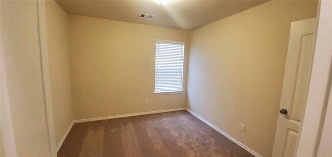 Building Photo - 2530 Remembrance Cir