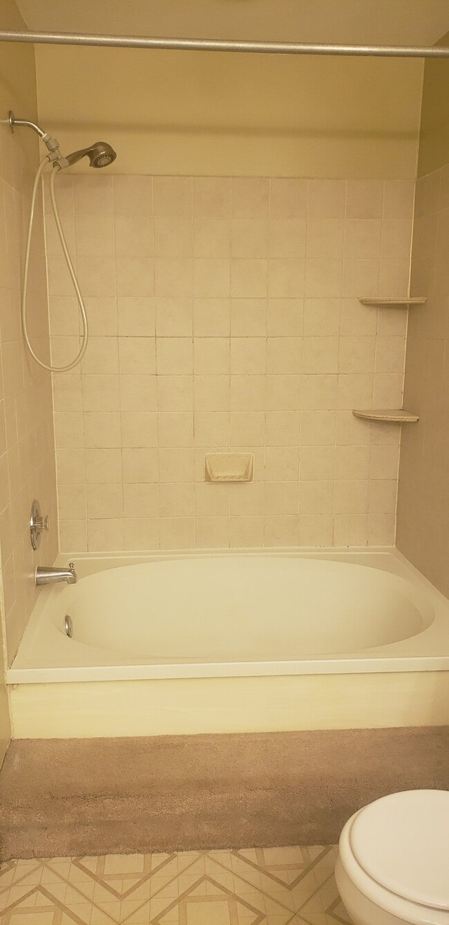 Building Photo - 2086 Muirfield Cir