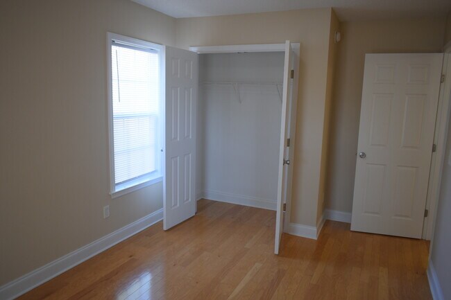 Building Photo - 1528 Wagon Ct