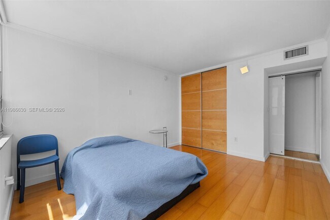 Building Photo - 11 Island Ave