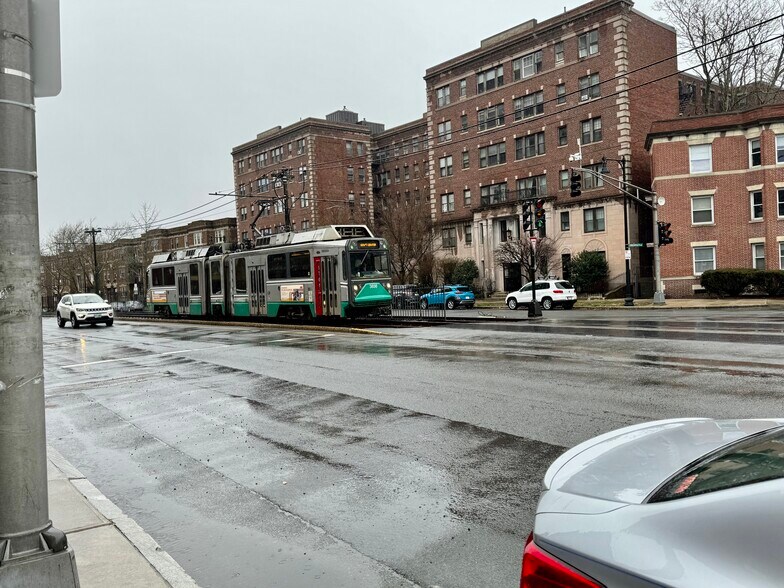 Building Photo - 1992 Commonwealth Ave