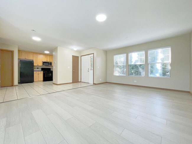 Building Photo - 20 Waterbury Cir