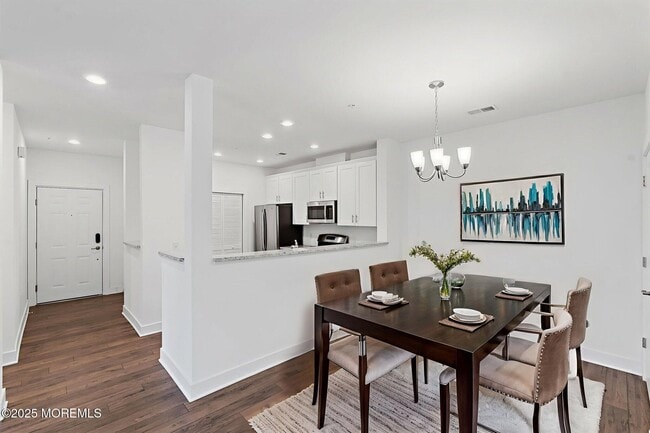 Building Photo - 827 Stiller Ln