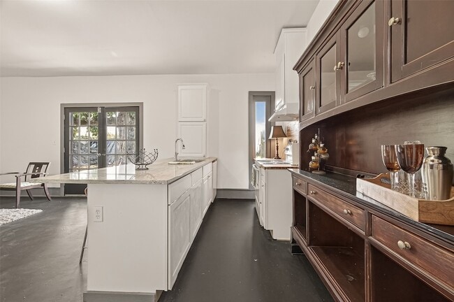 Building Photo - 100 W Hamilton St