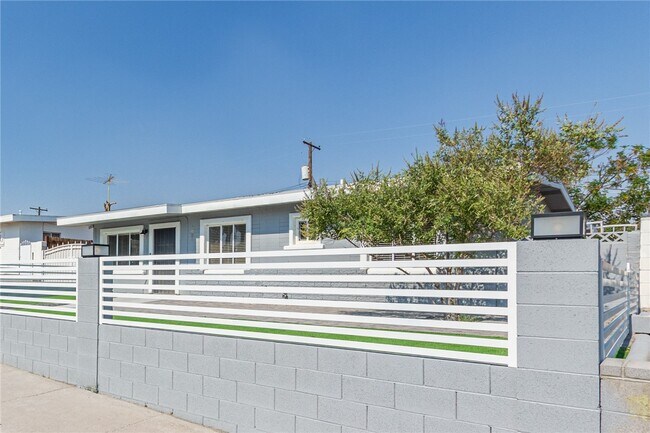 Building Photo - 1028 Nassau Dr